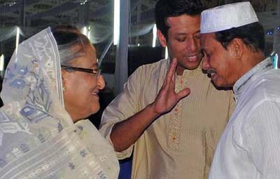 PM hosts iftar for political leaders